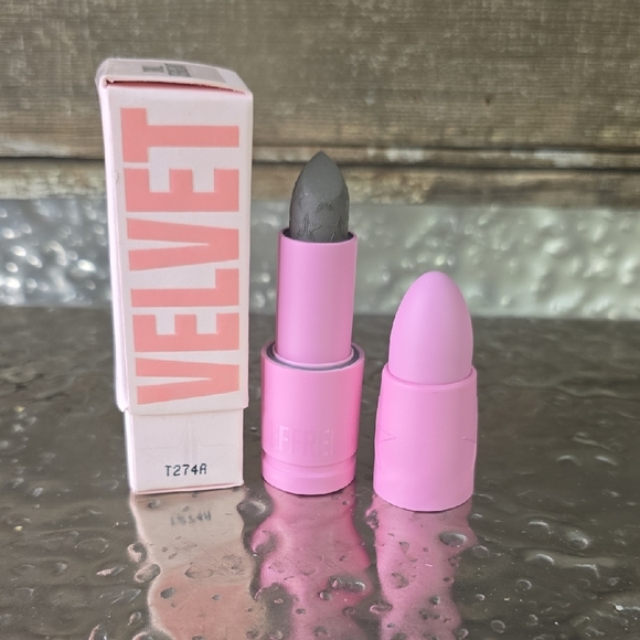 Jeffree Star Velvet Trap Lipstick, Drill Sergeant, NEW - Picture 1 of 3